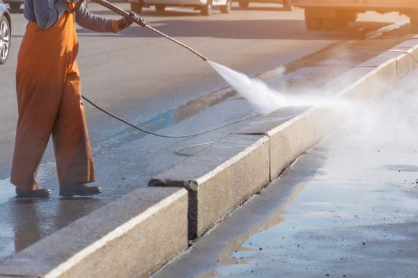 Commercial Concrete Cleaning in Folsom