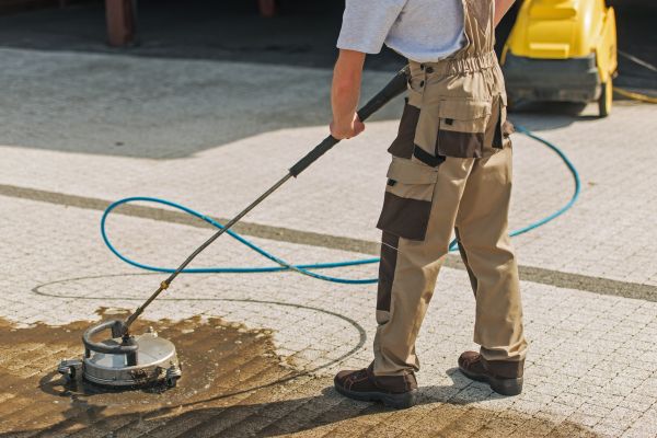 Cost of Townhouse Driveway Cleaning in Folsom